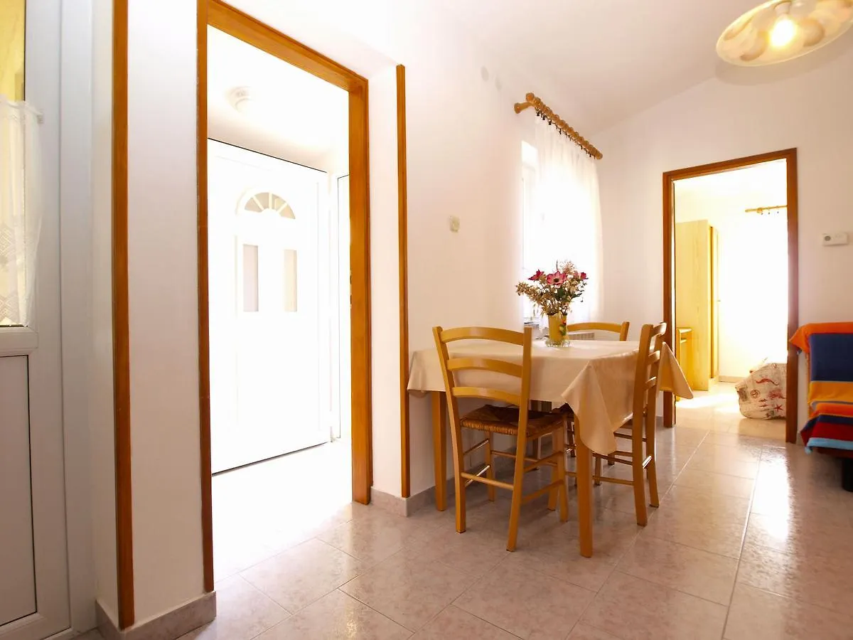 Apartment Ada 1546 Banjole 0*,