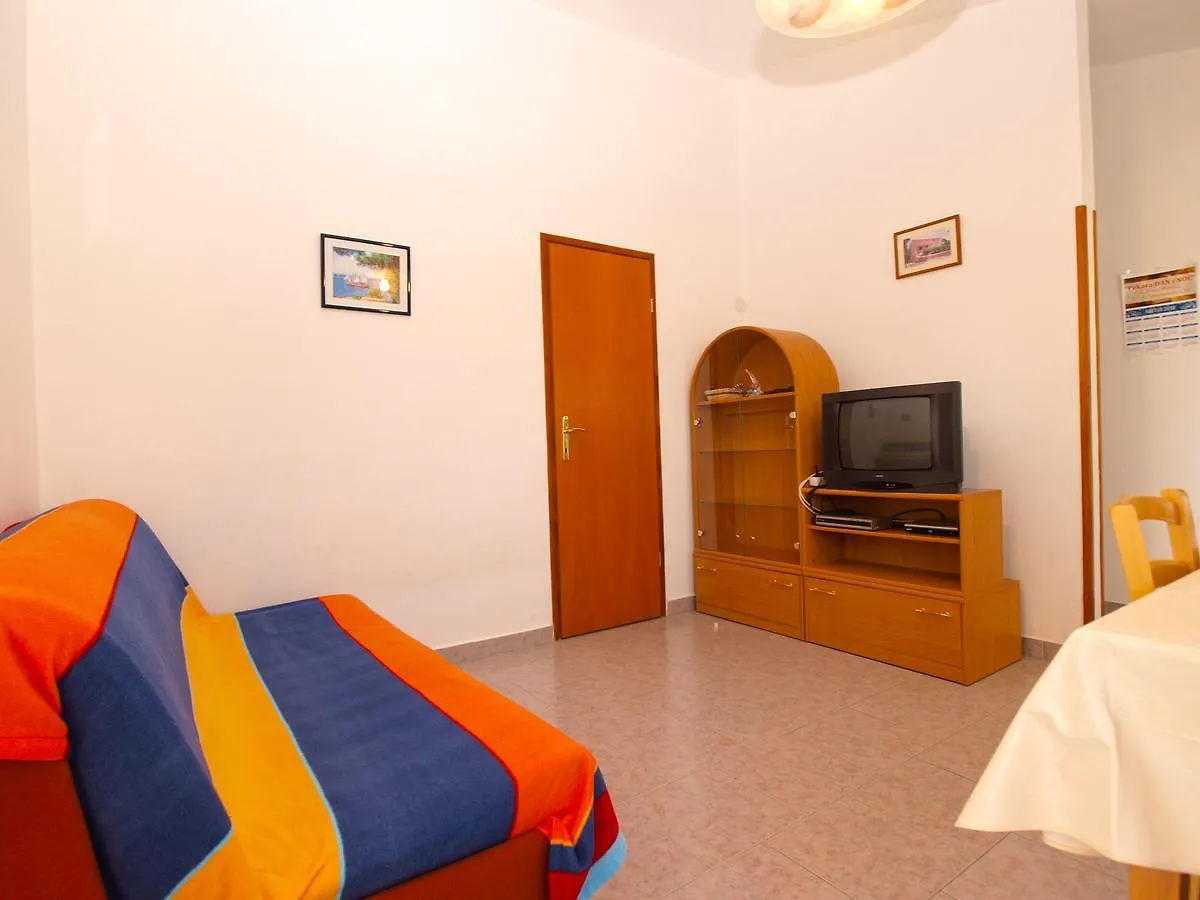 Apartment Ada 1546 Banjole 0*,